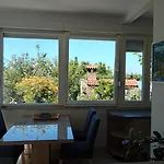 Beautiful Pebble Apartamento Omiš